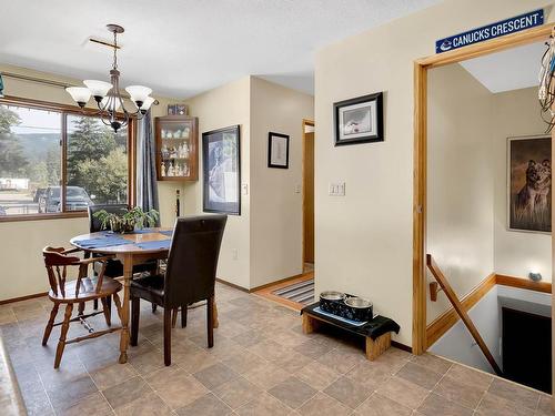 3089 Light Brown Road, Clearwater, BC - Indoor Photo Showing Dining Room