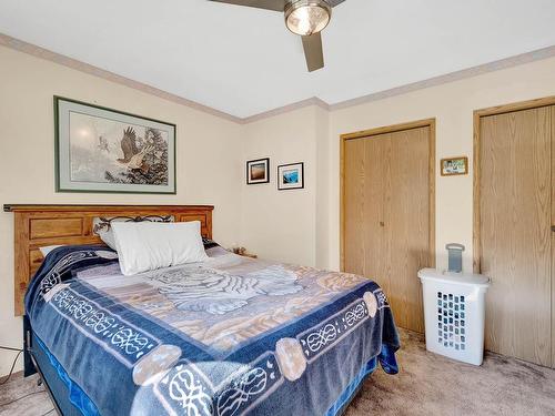 3089 Light Brown Road, Clearwater, BC - Indoor Photo Showing Bedroom