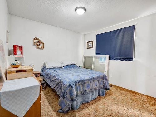 3089 Light Brown Road, Clearwater, BC - Indoor Photo Showing Bedroom