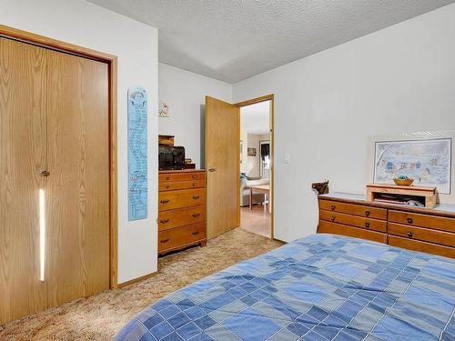 3089 Light Brown Road, Clearwater, BC - Indoor Photo Showing Bedroom