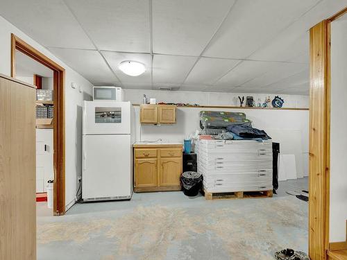 3089 Light Brown Road, Clearwater, BC - Indoor Photo Showing Garage