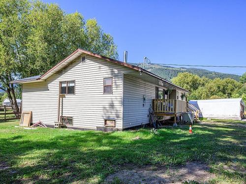 3089 Light Brown Road, Clearwater, BC - Outdoor With Exterior