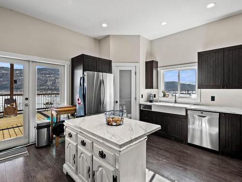 8075 Westsyde Rd, Kamloops, BC - Indoor Photo Showing Kitchen