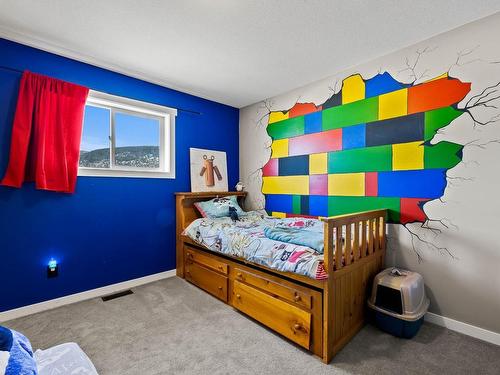 8075 Westsyde Rd, Kamloops, BC - Indoor Photo Showing Bedroom