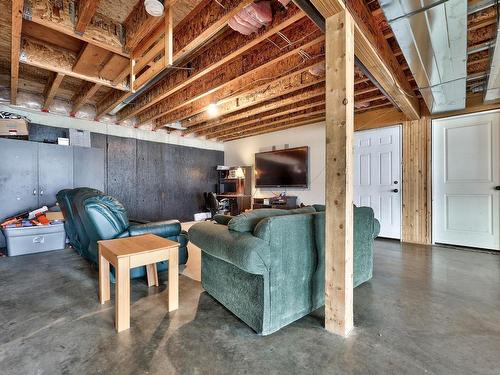 8075 Westsyde Rd, Kamloops, BC - Indoor Photo Showing Basement