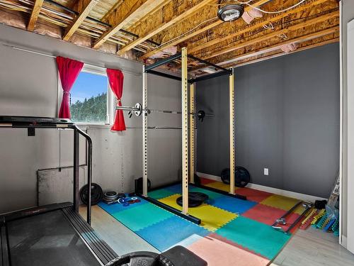 8075 Westsyde Rd, Kamloops, BC - Indoor Photo Showing Basement