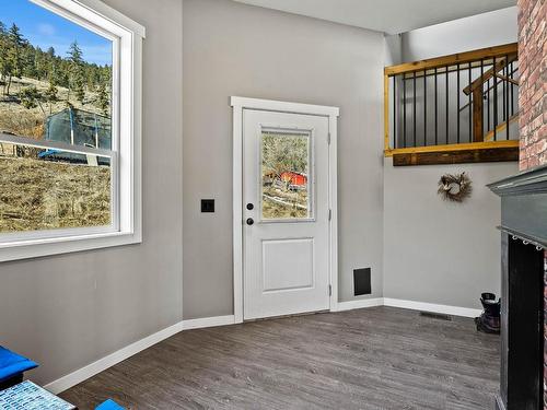 8075 Westsyde Rd, Kamloops, BC - Indoor Photo Showing Other Room