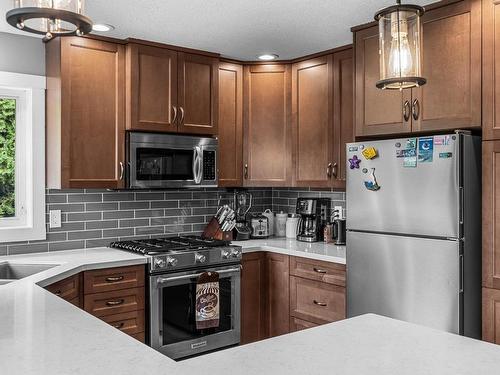 3568 Navatanee Drive, Kamloops, BC - Indoor Photo Showing Kitchen