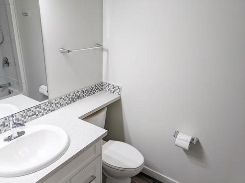 226 Monashee Place, Kamloops, BC - Indoor Photo Showing Bathroom