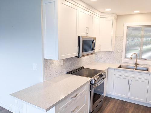 226 Monashee Place, Kamloops, BC - Indoor Photo Showing Kitchen With Upgraded Kitchen