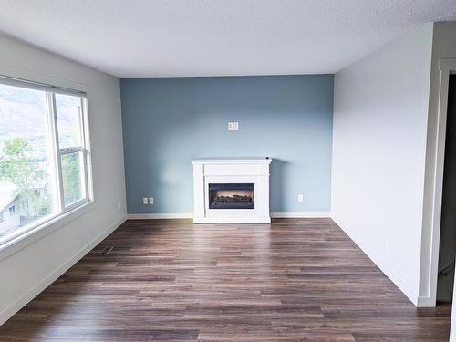 226 Monashee Place, Kamloops, BC - Indoor Photo Showing Living Room With Fireplace