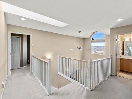 4942 Woodland Crt, Kamloops, BC - Indoor Photo Showing Other Room