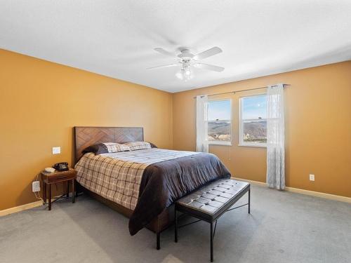 4942 Woodland Crt, Kamloops, BC - Indoor Photo Showing Bedroom