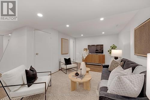 565 Rouge Hills Drive, Toronto (Rouge), ON - Indoor Photo Showing Living Room