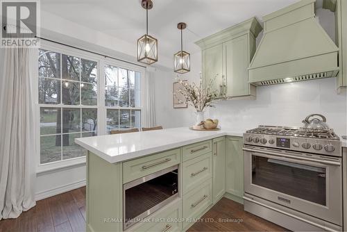 565 Rouge Hills Drive, Toronto (Rouge), ON - Indoor Photo Showing Kitchen With Upgraded Kitchen