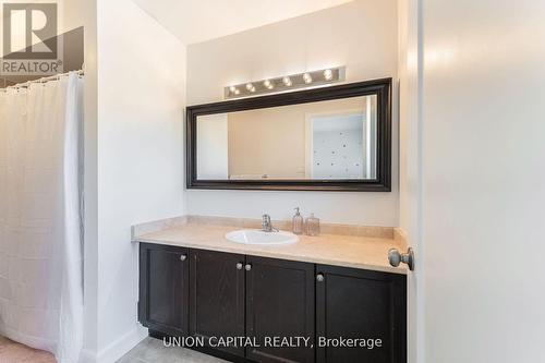 301 King Street E, East Gwillimbury, ON - Indoor Photo Showing Bathroom