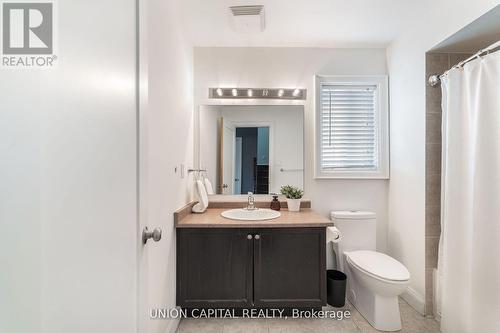 301 King Street E, East Gwillimbury, ON - Indoor Photo Showing Bathroom