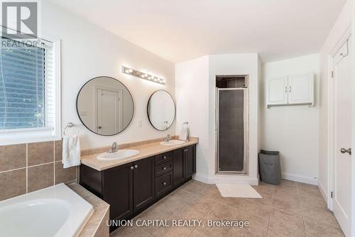 301 King Street E, East Gwillimbury, ON - Indoor Photo Showing Bathroom