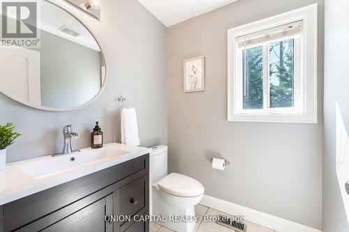 301 King Street E, East Gwillimbury, ON - Indoor Photo Showing Bathroom