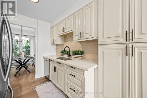 1144 Jamesway Boulevard, Oakville (Iroquois Ridge South), ON - Indoor Photo Showing Kitchen