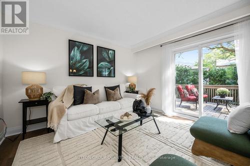 1144 Jamesway Boulevard, Oakville (Iroquois Ridge South), ON - Indoor Photo Showing Living Room