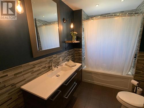 5524 53 Street, Fort Nelson, BC - Indoor Photo Showing Bathroom