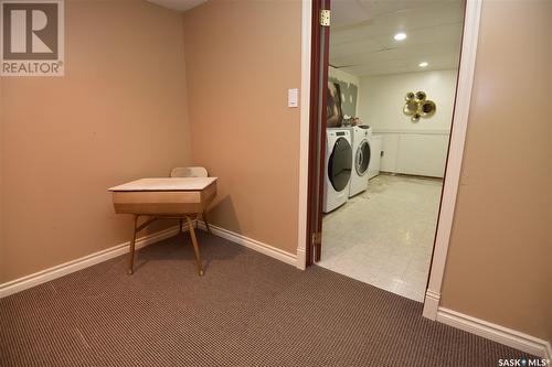 412 Centre Street, Nipawin, SK - Indoor Photo Showing Laundry Room