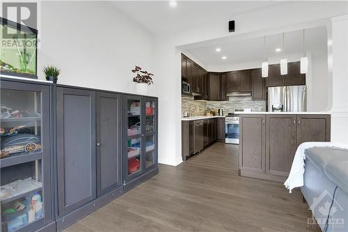 402 Cope Drive, Ottawa, ON - Indoor Photo Showing Kitchen With Upgraded Kitchen