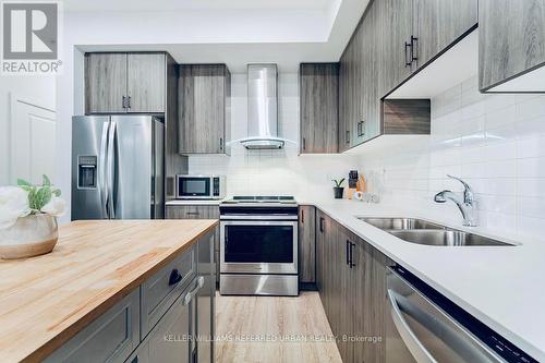 37 Hearne Street, Vaughan, ON - Indoor Photo Showing Kitchen With Double Sink With Upgraded Kitchen