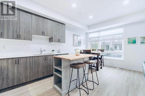 37 Hearne Street, Vaughan, ON - Indoor Photo Showing Kitchen With Upgraded Kitchen