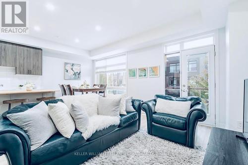 37 Hearne Street, Vaughan, ON - Indoor Photo Showing Living Room