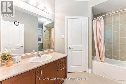 27 Agincourt Circle, Brampton (Credit Valley), ON - Indoor Photo Showing Bathroom