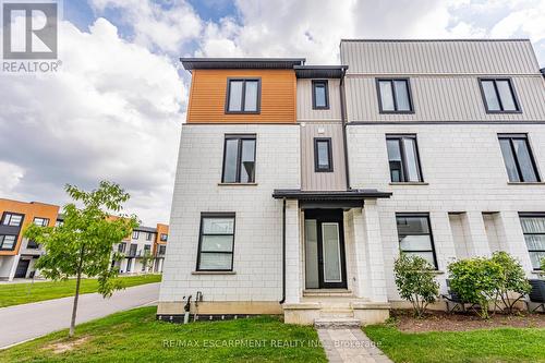 941 Manhattan Way, London, ON - Outdoor With Facade