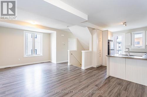 941 Manhattan Way, London, ON - Indoor Photo Showing Kitchen