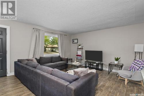 543 25Th Street W, Prince Albert, SK - Indoor Photo Showing Living Room