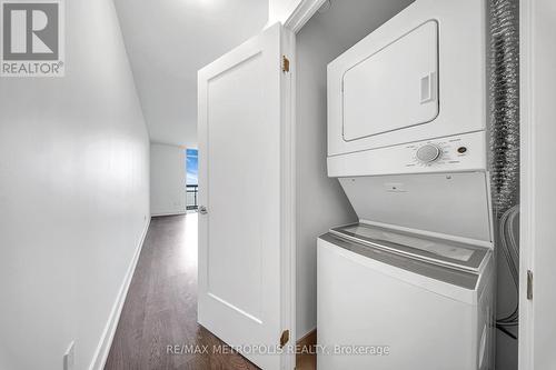 1720 - 2550 Simcoe Street N, Oshawa (Windfields), ON - Indoor Photo Showing Laundry Room