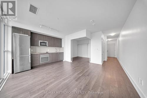 1720 - 2550 Simcoe Street N, Oshawa (Windfields), ON - Indoor Photo Showing Kitchen