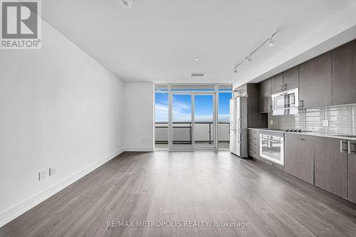 1720 - 2550 Simcoe Street N, Oshawa (Windfields), ON - Indoor Photo Showing Kitchen