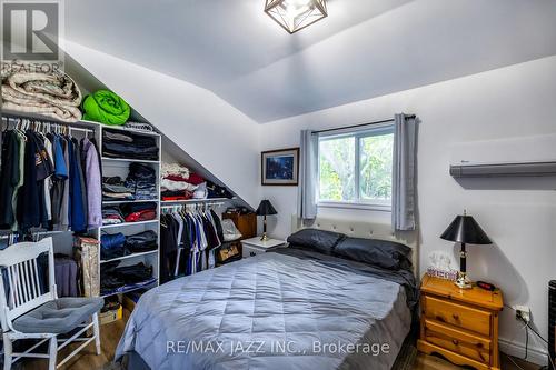 264 Mary Street, Scugog (Port Perry), ON - Indoor Photo Showing Living Room