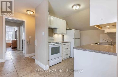 264 Mary Street, Scugog (Port Perry), ON - Indoor Photo Showing Kitchen