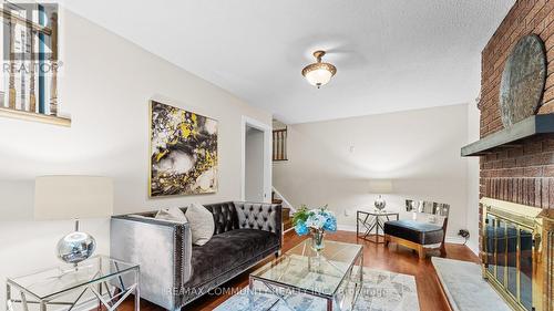 4 Mcgillivary Court, Whitby (Lynde Creek), ON - Indoor Photo Showing Living Room