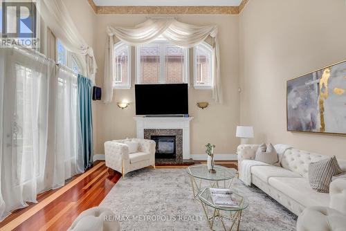 124 Pathlane Road, Richmond Hill, ON - Indoor Photo Showing Living Room With Fireplace