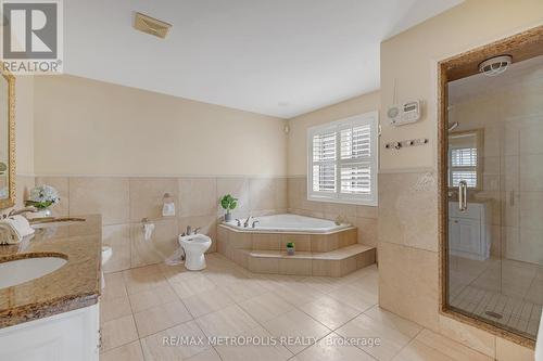 124 Pathlane Road, Richmond Hill, ON - Indoor Photo Showing Bathroom