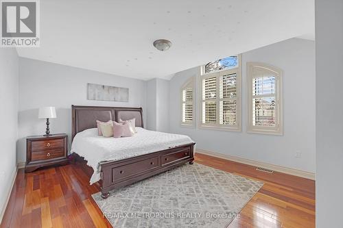 124 Pathlane Road, Richmond Hill, ON - Indoor Photo Showing Bedroom