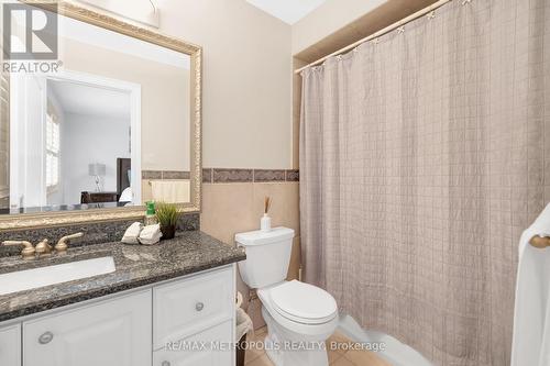 124 Pathlane Road, Richmond Hill, ON - Indoor Photo Showing Bathroom