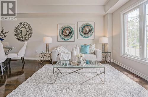 173 Verdi Road, Richmond Hill (Oak Ridges), ON - Indoor Photo Showing Living Room