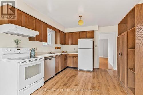 9 Carr Drive N, Barrie, ON - Indoor Photo Showing Kitchen