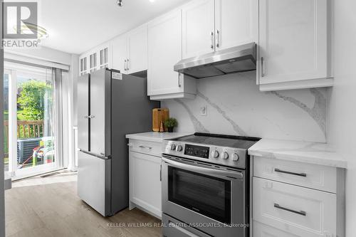 64 - 38 Corey Circle, Halton Hills (Georgetown), ON - Indoor Photo Showing Kitchen