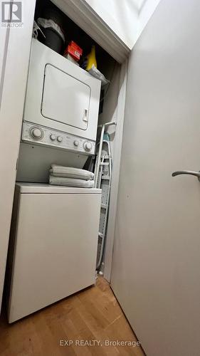 415 - 81A Front Street E, Toronto, ON - Indoor Photo Showing Laundry Room