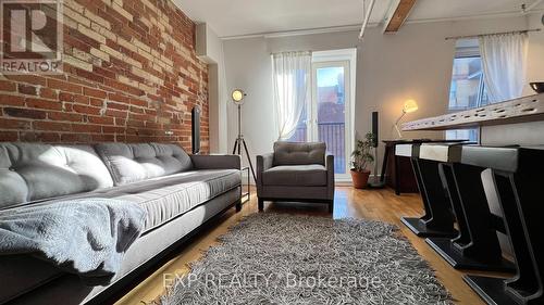 415 - 81A Front Street E, Toronto, ON - Indoor Photo Showing Living Room